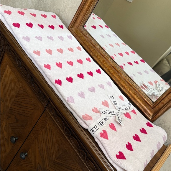 Rachel Zoe White Throw with Pink and Red Heart Pattern. Oversized 50” x 70”. - Picture 3 of 14